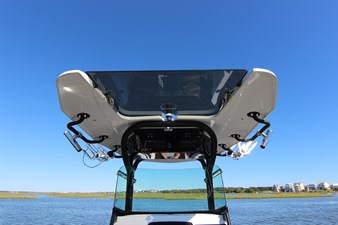 25' Scarab 255 Open ID 26 