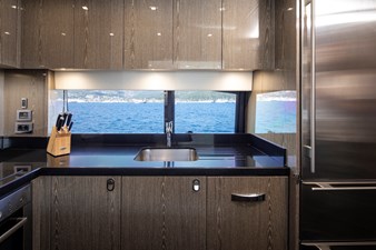 SUNSEEKER 75 YACHT 27 