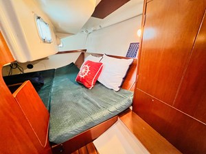 2000 Beneteau 311 9 