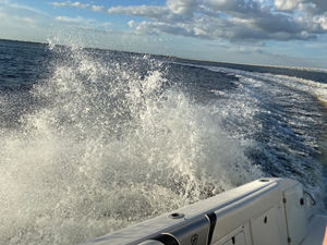 2015 Century 3200 Center Console 11 12