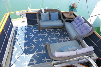 LOVE U 2 42 Deck Aft
