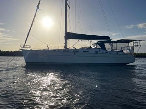 2005 Beneteau Cyclades 43 7 