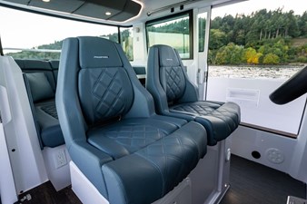 2022 Axopar 37 XC 21 