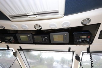 - 30 58-2004-Riviera-Enclosed-Flybridge-30