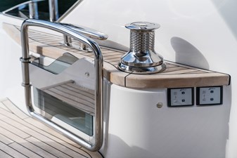 Princess S72 (S72515) 84 Stern winch