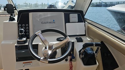 2019 Sailfish 325 DC 21 