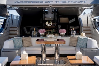 GODDESS OF THE MOON 1 yacht-goddess-of-the-moon-exterior-01
