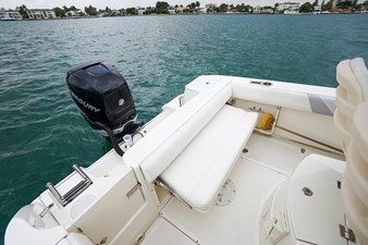 2015 Boston Whaler 220 Outrage 12 