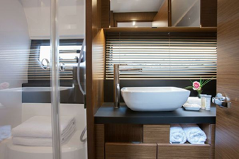 2023  Bavaria R40 Fly - Charleston 23 24