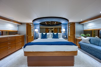 SUPERSTAR 22 MASTER STATEROOM