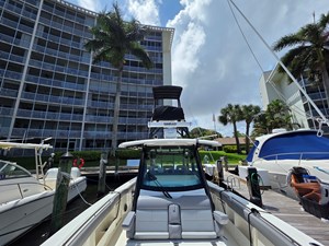 2023 Boston Whaler 360 Outrage 18 