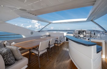 EOS 17 FLYBRIDGE 