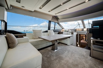 Wholesail II 28 Salon