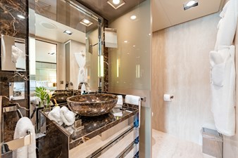 LOON 25 Loon 221' -  Lower Deck Starboard Guest Ensuite