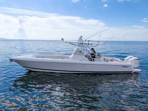 Intrepid 327 Center Console 0 32' Intrepid _ Drone-14