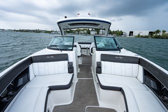 Irish Eyes III 5 35_searay_irish_eyes_deck_shots_4