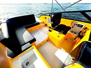 - 3 4_2023 35ft VanDutch Sport V35