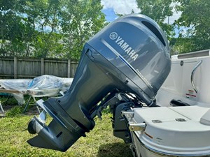 - 7 8_2021 24ft Robalo R247 Dual Console