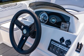 Bayliner M15  17 