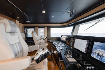 Olivia 27 M_Y OLIVIA - WHEELHOUSE