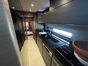 LAS BRISAS 11 Galley