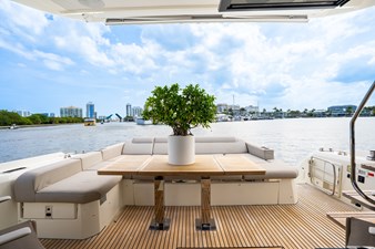 2019 Prestige 590S 20 