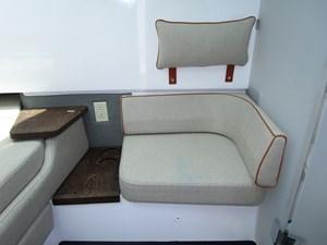 T/T GRACE 19 Stbd side cabin seat