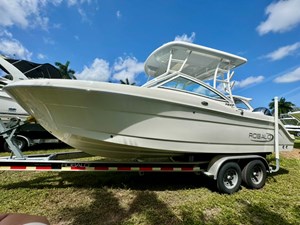 - 6 7_2021 24ft Robalo R247 Dual Console