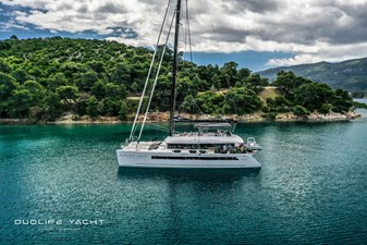 Lagoon 620 ESSENCE Duolife Yacht 0 