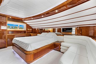 El Ladrillo III 32 33__2002 94ft Ferretti Yachts 94 EL LADRILLO III