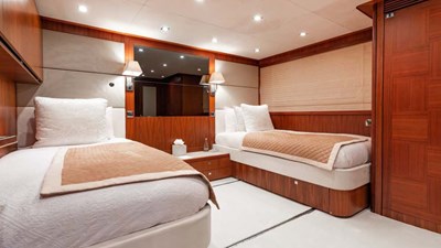 AQUARIUM 23 2009 Sunseeker 37 Metre Yacht