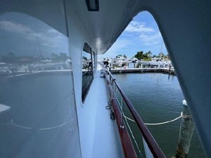 1976 Broward 75 Flybridge MY 10 