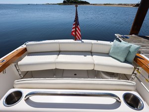 SIDEKICK 5 SIDEKICK, 2007 Hunt Yachts Surfhunter 29: Transom Settee