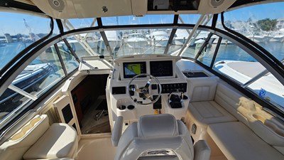 2016 Grady-White Express 330 27 