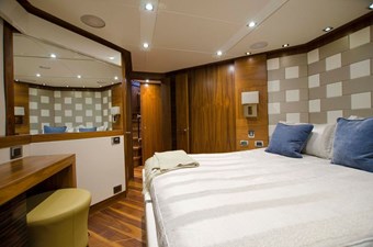 - 8 115-2015-Sunseeker-Sport-Yacht-19