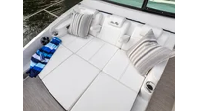 2022 Sea Ray 320 Sundancer Outboard 7 