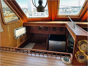 40 MARINE TRADER 1985 28 