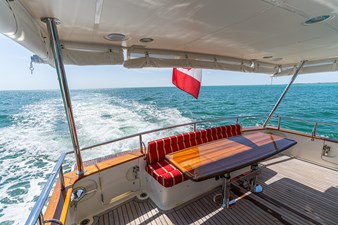 C'EST LA VIE 6 007 Aft Deck facing Port Aft