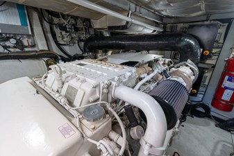 Veronique 41 2005 PERSHING 50 - Engine