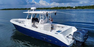 2018 Everglades 335 Center Console 6 