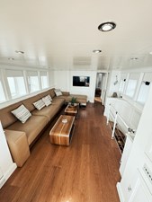 LAZIZA 45 Salon