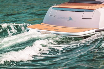 Alfastreet 23 Cabin Evolution SEMI-HYBRID 21 customized bathing platform