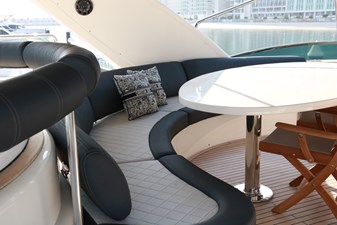 SIMONA 5 AZIMUT LEONARDO 98  - EXTERIOR - SEBASTIEN AGIUS YACHT CONSULTANT