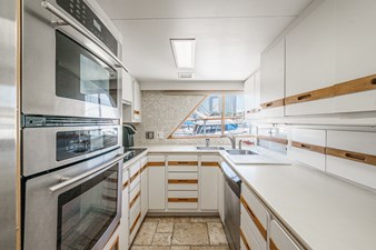 1984 Burger Raised Pilothouse 23 Galley to Port