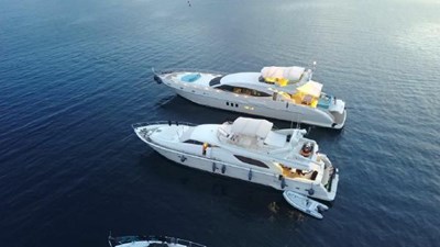 2000 Ferretti Yachts 80 2 