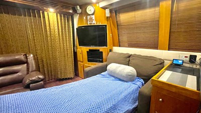 2002 Carver 570 Voyager Pilothouse 14 