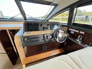 Sea Ray 400 Sundancer 1 9294763_20240409100323853_1_XLARGE