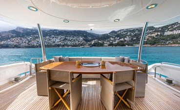 Sunseeker Yacht 90  9 Sunseeker 90
