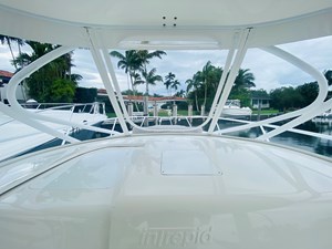 - 30 31_2008 39ft Intrepid 390 Sport Yacht