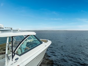 2019 Pursuit DC 325 Dual Console 10 